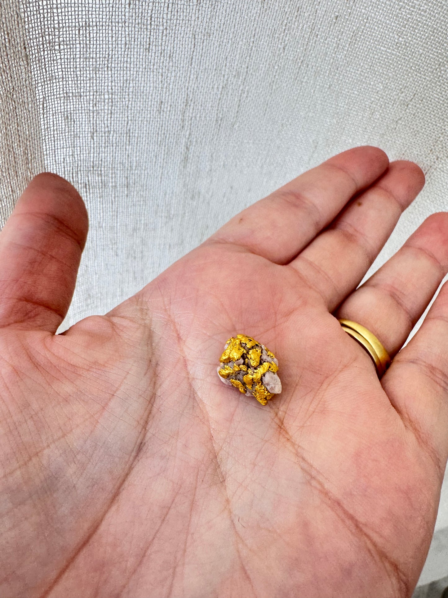 2.5 gram Natural Gold and Quartz Specimen