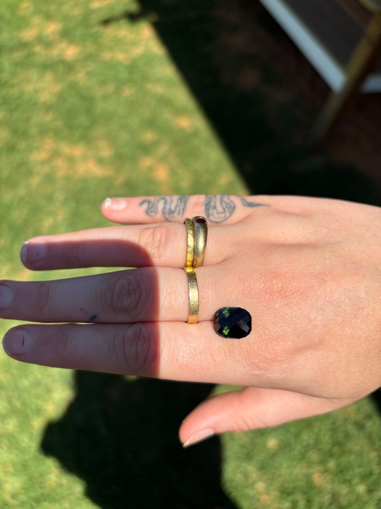 8ct Large Australian Saphire - Deep Green and Black