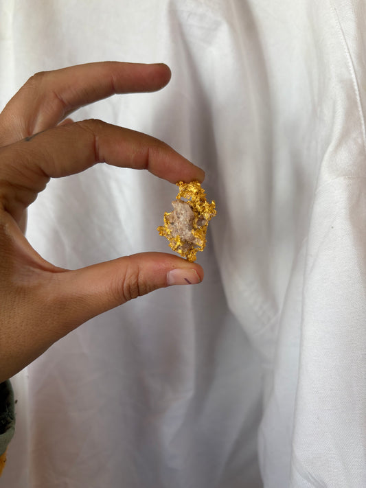 16g Natural Gold and Quartz Specimen
