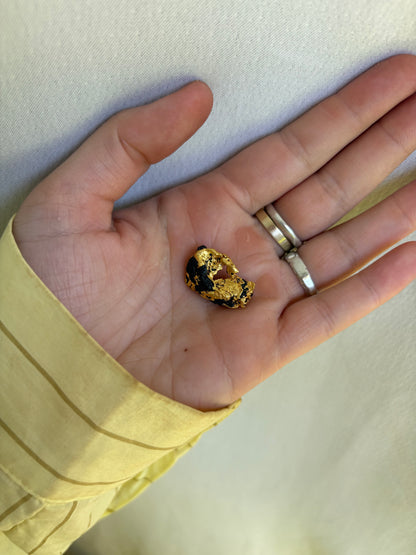9 gram Natural Gold Nugget - Salt and Pepper