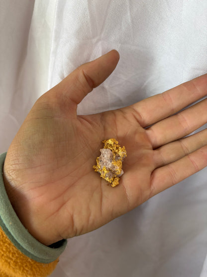 16g Natural Gold and Quartz Specimen