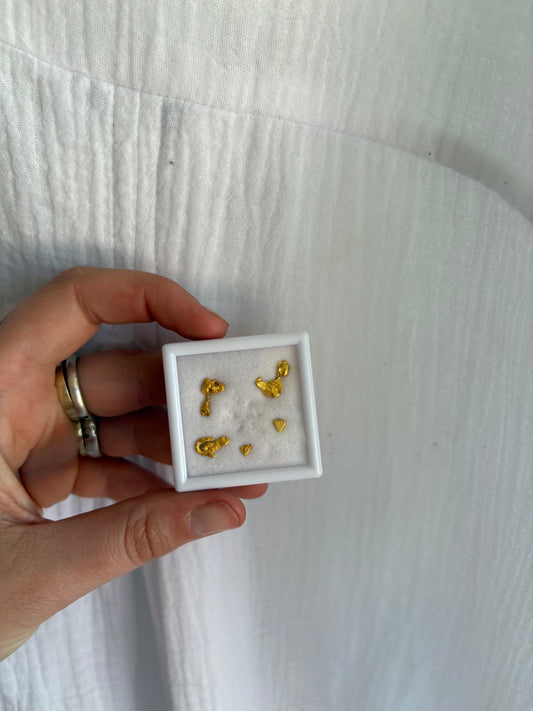 2 Gram Gold Parcel (slight crystalline structures)