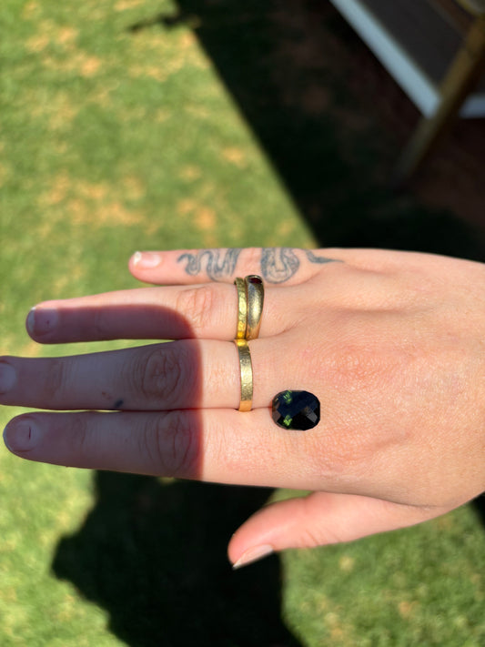 8ct Large Australian Saphire - Deep Green and Black