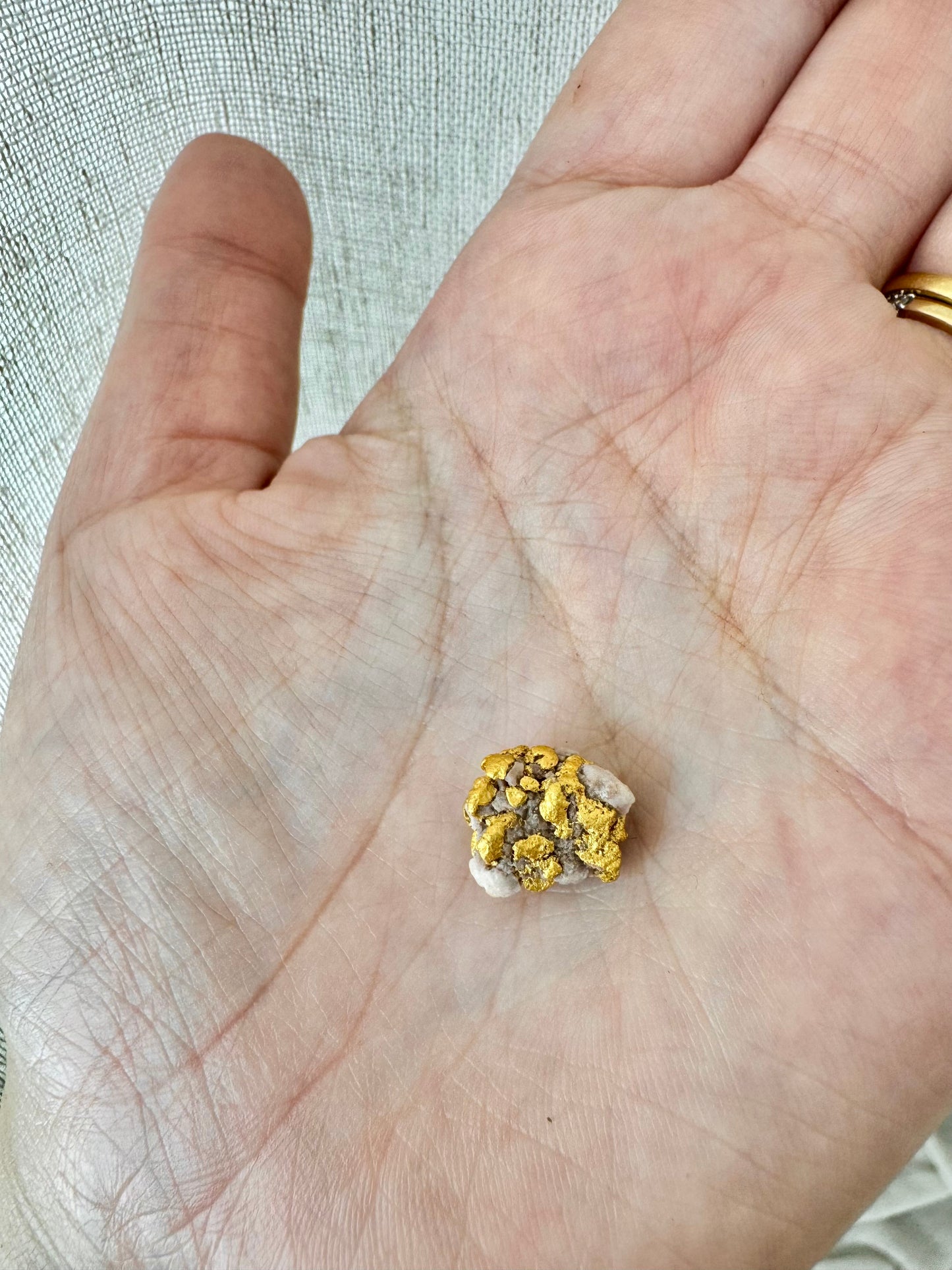2.5 gram Natural Gold and Quartz Specimen