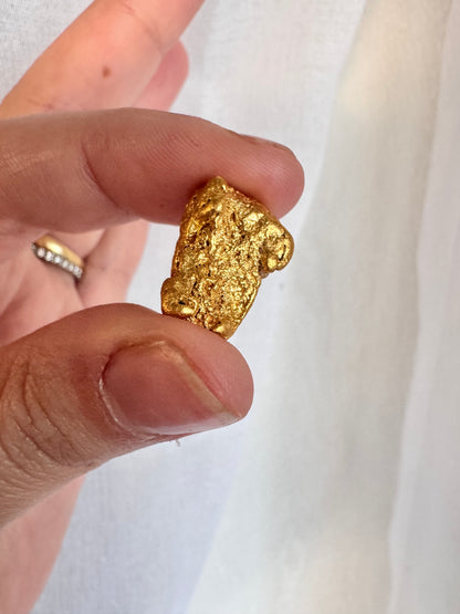 14.9 gram Natural Gold Nugget - August Drop